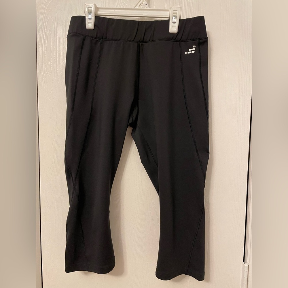 BCG black cropped leggings women’s size large